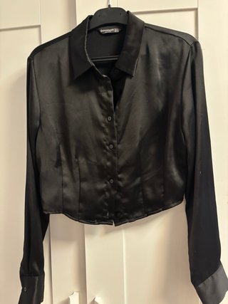 Camisas de raso corta en blanca y negra