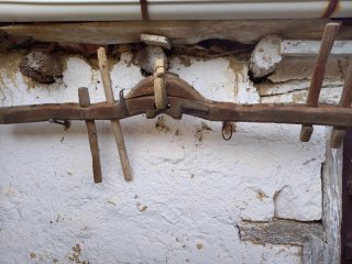 Yugos antiguos de madera
