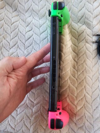 Nintendo Switch Verde y Rosa + Cargador