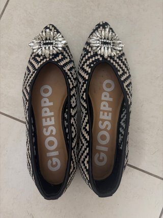 Zapatos planos Gioseppo talla 39