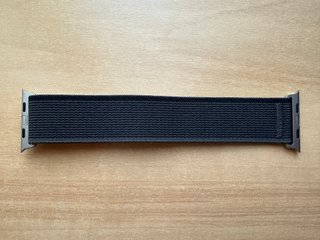 Apple Watch ULTRA 49mm. Black/Gray Trail Loop M/L