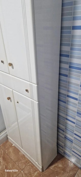 Armario de baño blanco