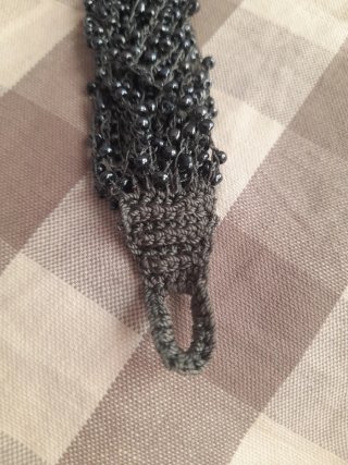 Pulsera perlas gris oscuro