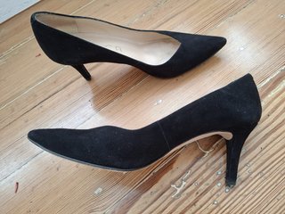 Zapatos de salón ante negro UNISA