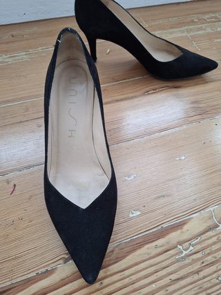 Zapatos de salón ante negro UNISA