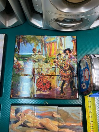 Mosaicos de pintura de mujer en la playa