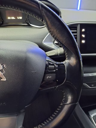 PEUGEOT 308 II 1.5 BlueHDi 130