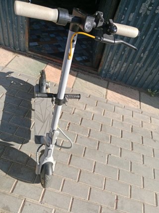 Patinete totalmente nuevo no llega a 100 km
