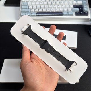Apple Watch Series 10 46mm GPS + 4 Cinghie
