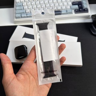 Apple Watch Series 10 46mm GPS + 4 Cinghie
