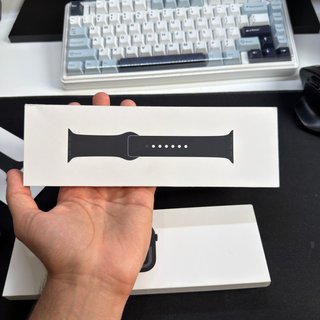 Apple Watch Series 10 46mm GPS + 4 Cinghie