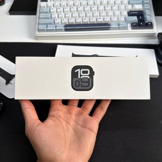 Apple Watch Series 10 46mm GPS + 4 Cinghie