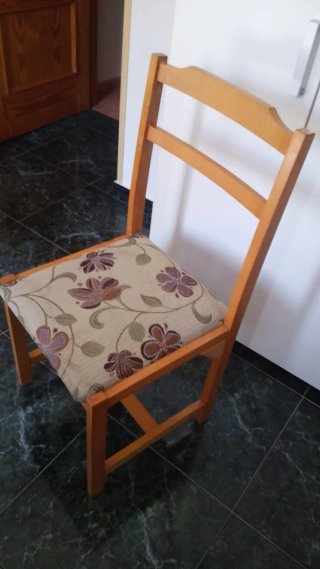 Sillas madera tapiz floral