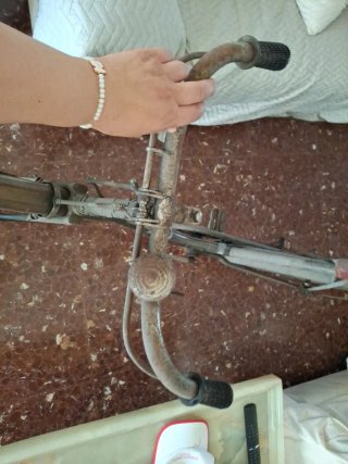Dos bicicletas antiguas