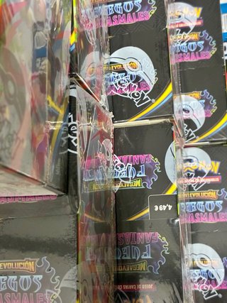 Caja de 18 sobres Pokemon Fuegos Fantasmales ES