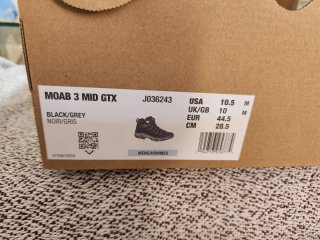 Bota de montaña impermeable y transpirable