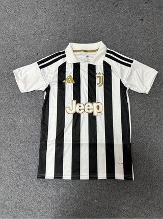 Camisetas de fútbol retro y actuales