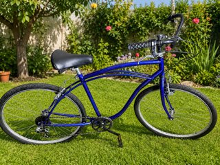 Bicicleta de paseo azul con cambio velocidades