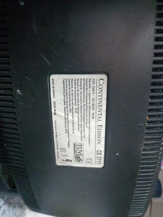 Televisor Pequeño Negro