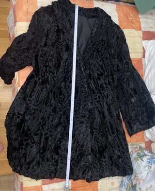 Abrigo de astracán negro