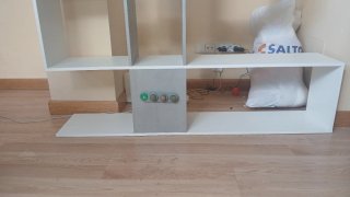 Estantería modular blanca y gris