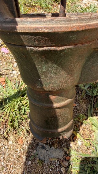 Bomba de agua antigua IDEAL
