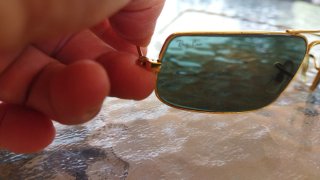 Gafas de Sol Doradas y Verdes