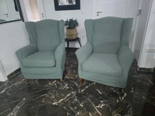 2 Sillones Orejeros Verdes con Cojines Amarillos