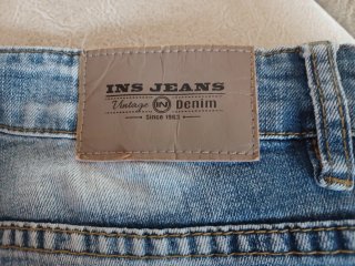 Pantalones cortos vaqueros desgastados hombre