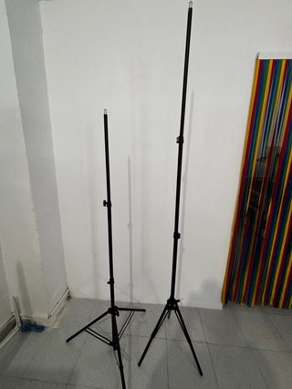 2 Trípodes negros