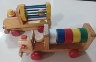 Lote 6 vehículos madera artesanales