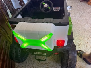 Coche eléctrico Jeep para niños