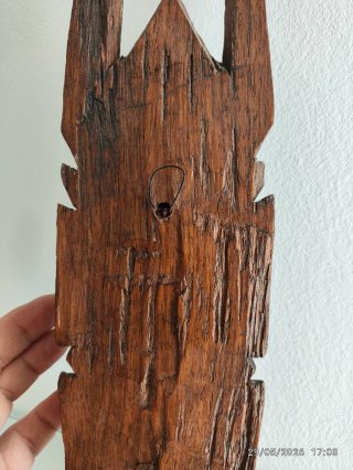 Máscara africana de pared de madera