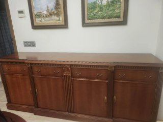 Mueble aparador de madera