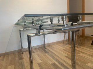 Mesa de comedor cristal y metal