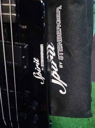 Bajo Eléctrico Steinberger Spirit Made in China