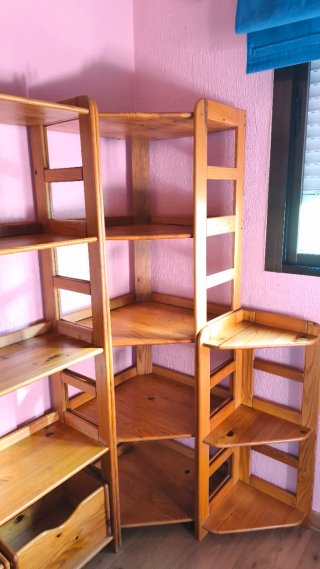 Estanterías de madera + 3 cajones de regalo