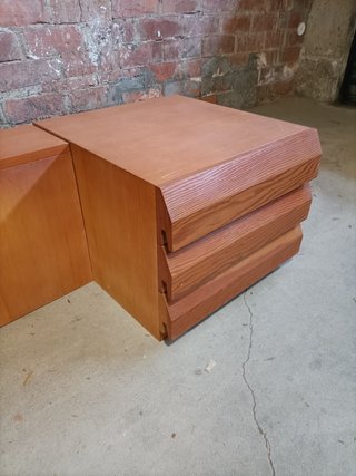 Cabecero y Mesitas de Noche de Madera chapada