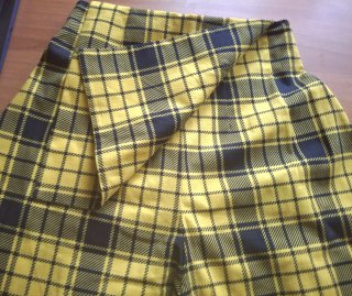 Pantalón Desigual cuadros amarillo y negro