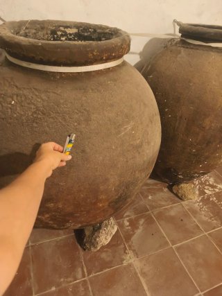 2 Tinajas de piedra antiguas