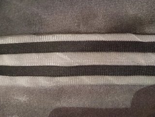 Pantalón Adidas Gris