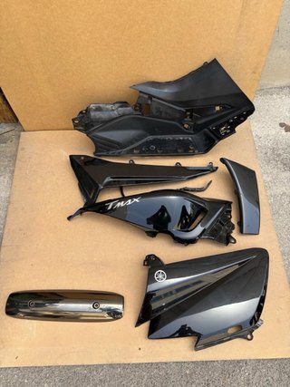Se venden Repuestos Tmax 530 2011 Negro