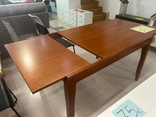 Mesa extensible de madera