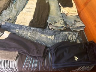 Lote Ropa Chico: Sudaderas, Camisetas