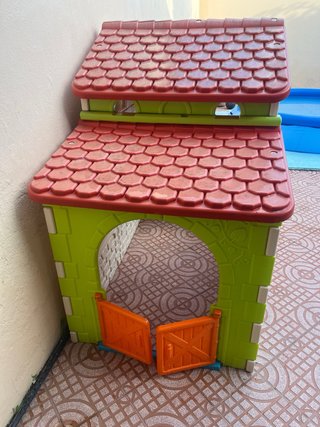 Casa de juguete Feber con tobogán