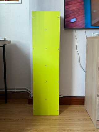 Estantería moderna blanca y verde