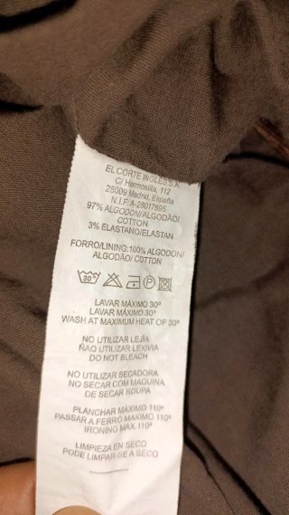 Vestido marrón con detalles étnicos