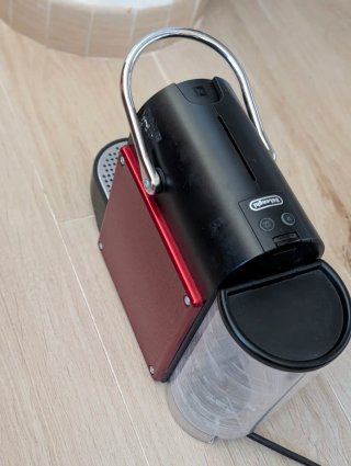 Cafetera Nespresso Roja. Se venden 2, para REPARAR