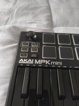 Teclado MIDI Akai MPK Mini MK3