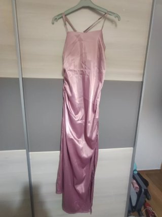 Vestido largo rosa satinado